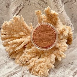 Clinique Flower Bronzer in Solar Pop